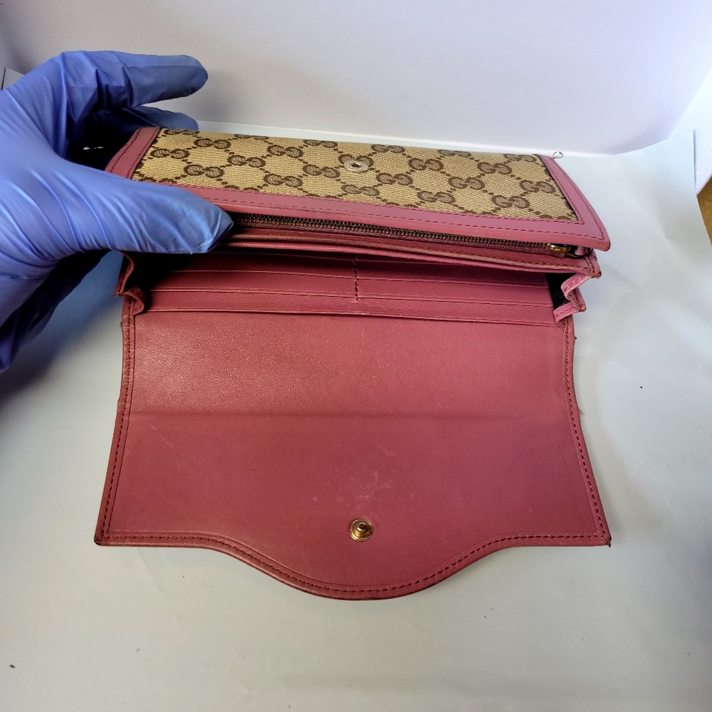 Gucci Bifold Interlocking GG Wallet - Picture 7 of 11